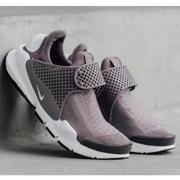 Nike Shoes - ❗️SALE❗️ Nike Sock Dart